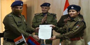 घनसाली थाना के अमित राठौर, लम्बगांव के ओमप्रकाश को SSP टिहरी ने किया सम्मानित