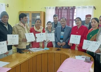 शैक्षिक नवाचार की पहल के लिए सारिका शाह, हृदयराम अंथवाल, पूनम रावत, पारुल चौहान सम्मानित