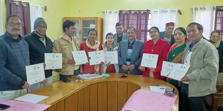 शैक्षिक नवाचार की पहल के लिए सारिका शाह, हृदयराम अंथवाल, पूनम रावत, पारुल चौहान सम्मानित