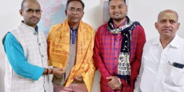 ज्योतिषाचार्य ने किया कलमकार का सम्मान