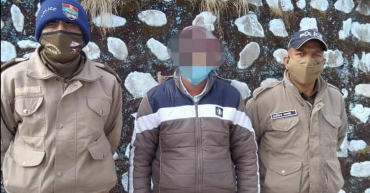 मालगांव पोस्ट आफिस का शाखा डाकपाल बलदेव मुनिकीरेती क्षेत्र से गिरफ्तार