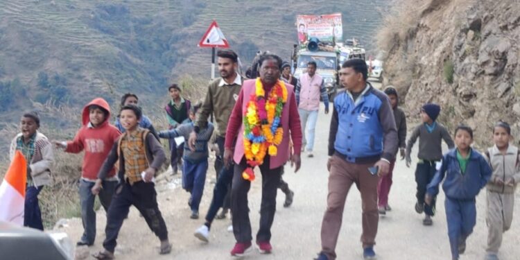 ताबड़तोड़ जनसंपर्क के बूते घनसाली विधानसभा सीट पर कांग्रेस ने झोंकी ताकत