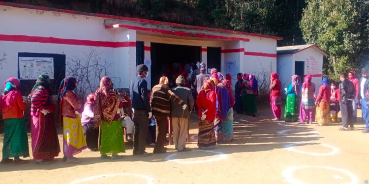 टिहरी जनपद में हुआ 55.53 प्रतिशत मतदान