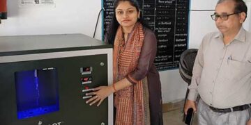 तहसील कार्यालय गजा में लगी हवा से पानी बनाने वाली मशीन