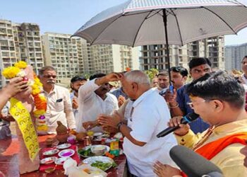 उलवे में पूर्व सांसद श्री रामशेठ ठाकुर के हस्ते हनुमान मूर्ति की स्थापना