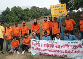 घंडियाल डांडा मंदिर में महायज्ञ से पहले स्वच्छता अभियान