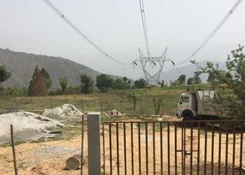 हाईटेंशन तार ने बढ़ाई काश्तकारों की ‘टेंशन’