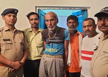 कांडीखाल में भटक रहा था राजस्थान का बुजुर्ग, परिजनों से मिलवाया