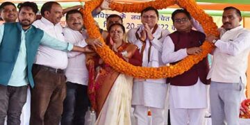 गोपेश्वर नगरपालिका की अध्यक्ष श्रीमती पुष्पा पासवान ने ली शपथ