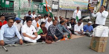 UKSSSC और सोनिया गांधी से ईडी पूछताछ के खिलाफ कांग्रेस ने किया सत्याग्रह