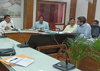 सड़क हादसों को रोकने DM टिहरी ने बताया एक्शन प्लान