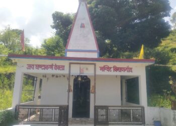 घण्टा कर्ण मंदिर का ताला तोड़कर हजारों की चोरी