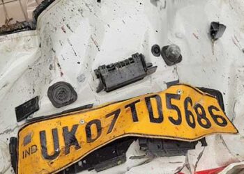 बद्रीनाथ जा रही एक आर्टिगा कार दुर्घटनाग्रस्त