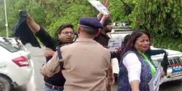 मंत्री प्रेमचन्द अग्रवाल को कांग्रेसियों ने दिखाए काले झंडे