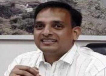 DM डॉ. सौरभ गहरवार ने जनता दरबार कार्यक्रम में सुनी जनता की समस्याएं