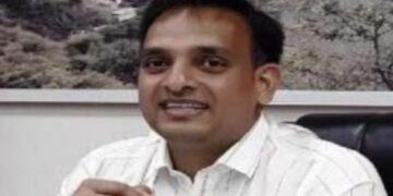 DM डॉ. सौरभ गहरवार ने जनता दरबार कार्यक्रम में सुनी जनता की समस्याएं