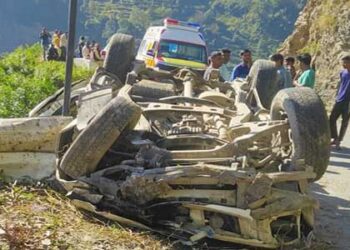 जिला पंचायत सदस्य का वाहन दुर्घटनाग्रस्त