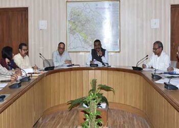 हर शुक्रवार कैंप लगाकर ऋण आवेदनों के निस्तारण करें बैंक