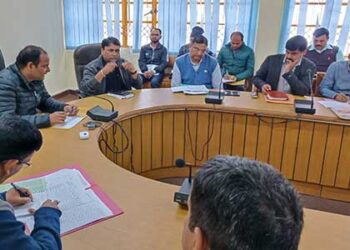 विकास योजनाओं के लिए धनराशि खर्च करने में टिहरी जनपद के कई विभाग सुस्त !