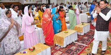 मुख्यमंत्री धामी से मिले हरिद्वार पंचायत चुनाव के विजयी प्रत्याशी