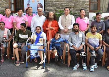 कृत्रिम अंग वितरण कार्यक्रम में मुख्यमंत्री ने की दिव्यांगजनों से भेंट