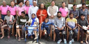 कृत्रिम अंग वितरण कार्यक्रम में मुख्यमंत्री ने की दिव्यांगजनों से भेंट