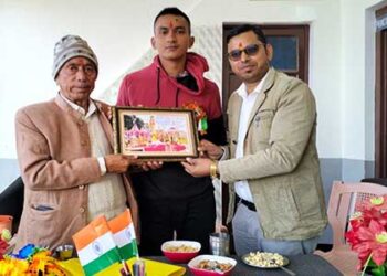 व्हाइट वाल  इंग्लिश पब्लिक स्कूल में लेफ्टिनेंट पंकज रावत का सम्मान