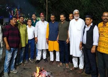 मुंबई के जोगेश्वरी में मनाई गई इगास, भैलो खेलकर पहाड़ की यादें हुई साकार