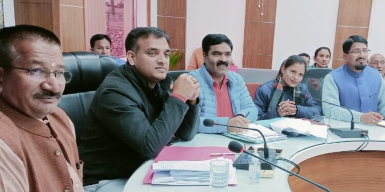 टिहरी में मेडिकल कॉलेज की स्थापना के लिये कई ग्रामसभाओं ने कहा हम देंगे भूमि