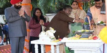 राष्ट्रपति ने राज प्रज्ञेश्वर महादेव मंदिर में किया रुद्राभिषेक