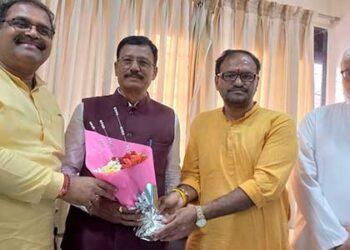 मुंबई में हुआ पूर्व राज्यमंत्री वीरेंद्र सिंह बिष्ट का सम्मान