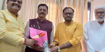 मुंबई में हुआ पूर्व राज्यमंत्री वीरेंद्र सिंह बिष्ट का सम्मान