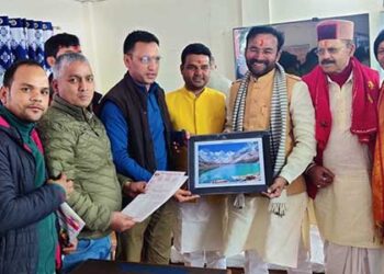 चारधाम यात्रा में श्रद्धालुओं की सीमित संख्या रखने पर पुनर्विचार की मांग