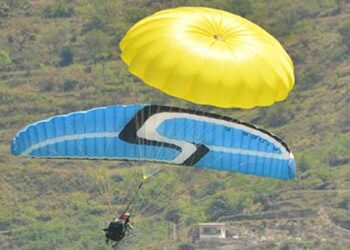 प्रतापनगर से कोटी कॉलोनी पैराग्लाइडिंग ट्रेनिंग के लिए खास स्थान