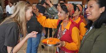 चंदन टीका लगाकर हुआ जी-20 के मेहमानों का स्वागत