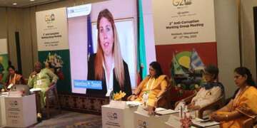 भ्रष्टाचार के विरुद्ध महिलाएं निभा सकती हैं महत्वपूर्ण भूमिका