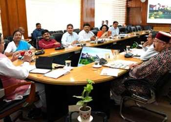 भ्रमण के दौरान होम स्टे में रुकें नेता-आधिकारी