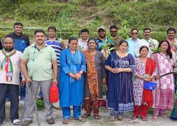 कांग्रेस कमेटी टिहरी गढ़वाल ने हरेला पर लगाए फलदार पौध