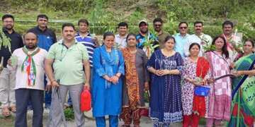 कांग्रेस कमेटी टिहरी गढ़वाल ने हरेला पर लगाए फलदार पौध