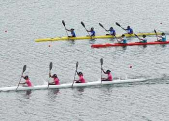 टिहरी वॉटर स्पोर्ट्स कप में झील में खिलाड़ियों की अठखेलियां बनी आकर्षण