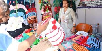 सरस मेले में हुई 02 करोड़ 25 लाख से अधिक की बिक्री