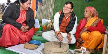 ‘बेटी-ब्वारयूं कु कौथिग’ में मुख्यमंत्री ने बढ़ाया महिलाओं का हौसला