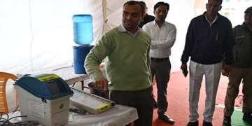 टिहरी में चुनाव अधिकारियों को सिखाए गए निर्वाचन प्रक्रिया के गुर