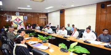 वीर शहीदों के आश्रितों को तत्काल सरकारी नौकरी देने के निर्देश