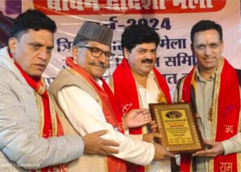 केदारघाटी सम्मान से नवाजे गए काशी विश्वनाथ के महंत अजय पुरी