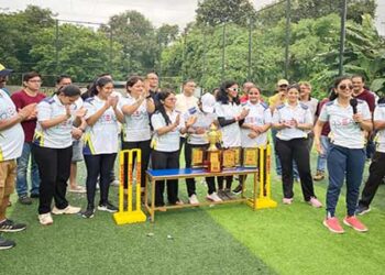 उत्तराखंडी बहु-बेटियों ने चौके-छक्के जड़कर दिखाया पहाड़ी ताकत का दम