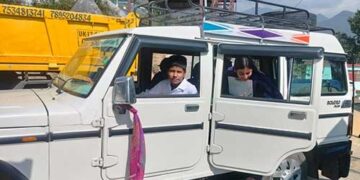 जिलाधिकारी के निर्देश पर हिंदाव क्षेत्र में बच्चों के लिए अतिरिक्त वाहन