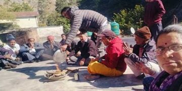 घनसाली में सरकार की बुद्धि- शुद्धि के लिए गुरिल्ला संगठन के लोगों ने किया हवन