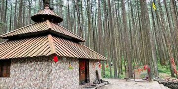 जौनपुर के देवलसारी का कोनेश्वर महादेव मंदिर : जब लहलहाते खेतों में रातोंरात उग आया था घनघोर जंगल