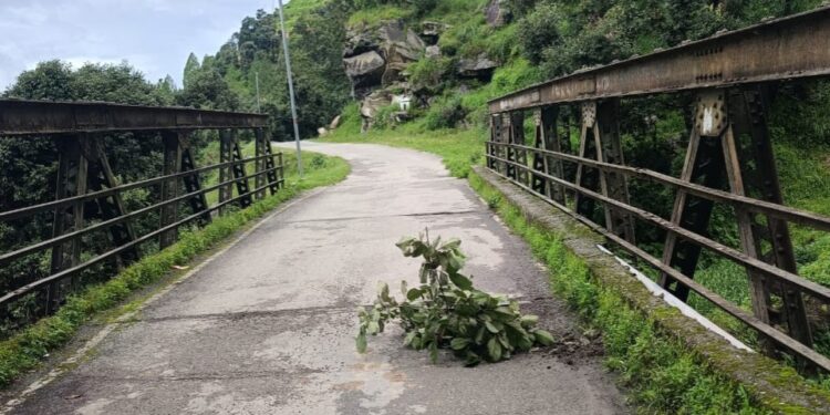 लैंणी गाड का पुल के स्लैब पुनर्निर्माण के लिये 45 दिन रहेगा बंद, अखोडी के रास्ते करें गलदा, मथकुड़ी की आवाजाही